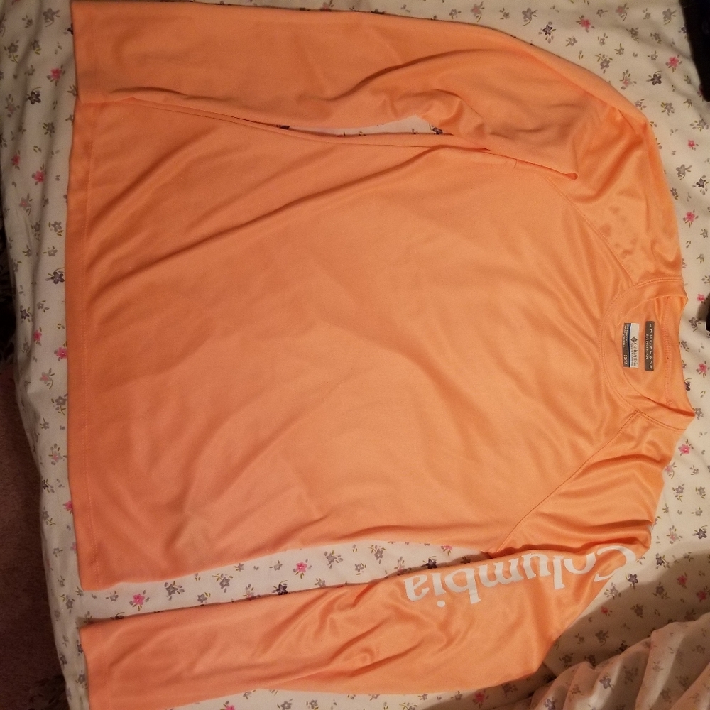 SOLD. Columbia PFG UV protective Long Sleeve